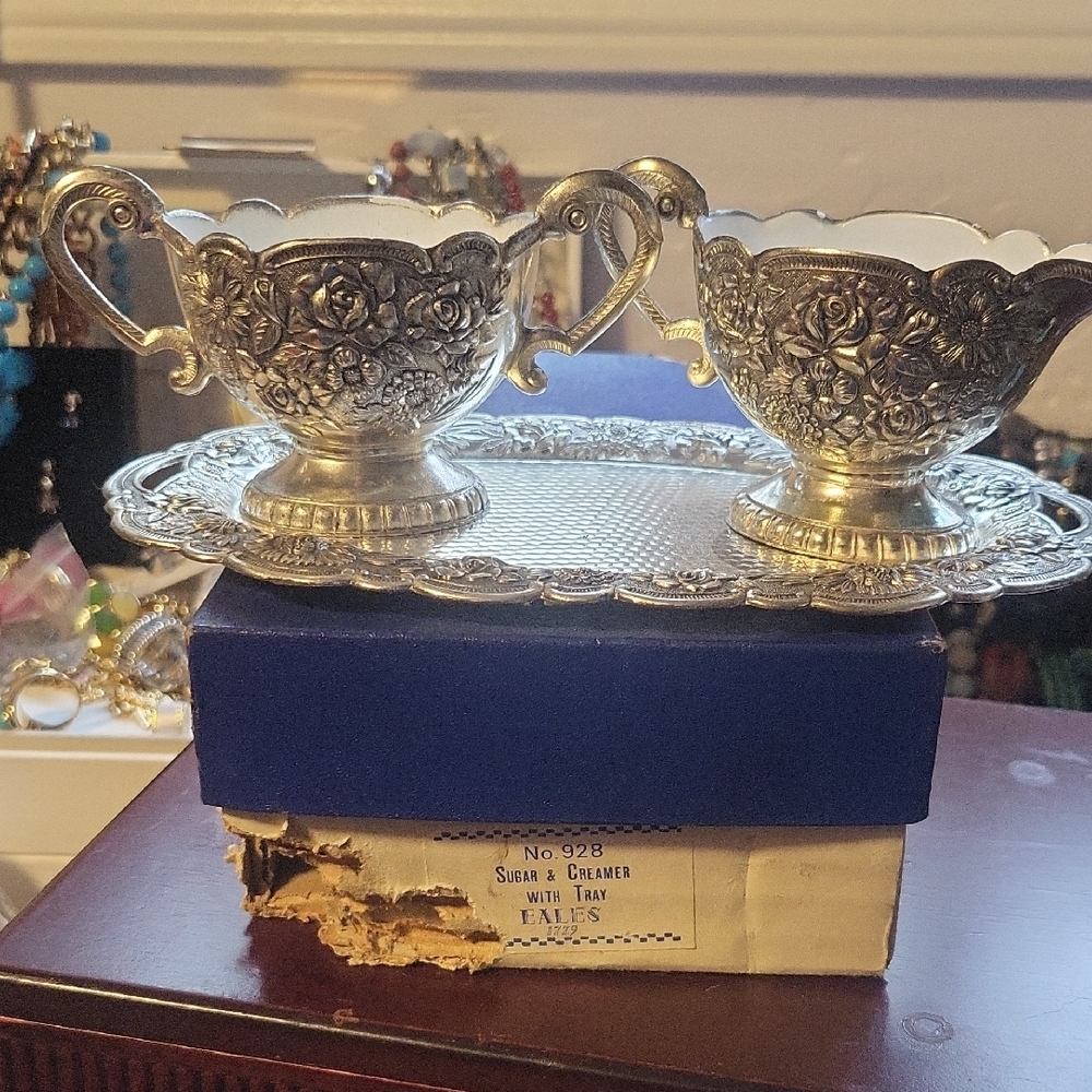 Source Unknown Silver Sugar and Creamer Set
